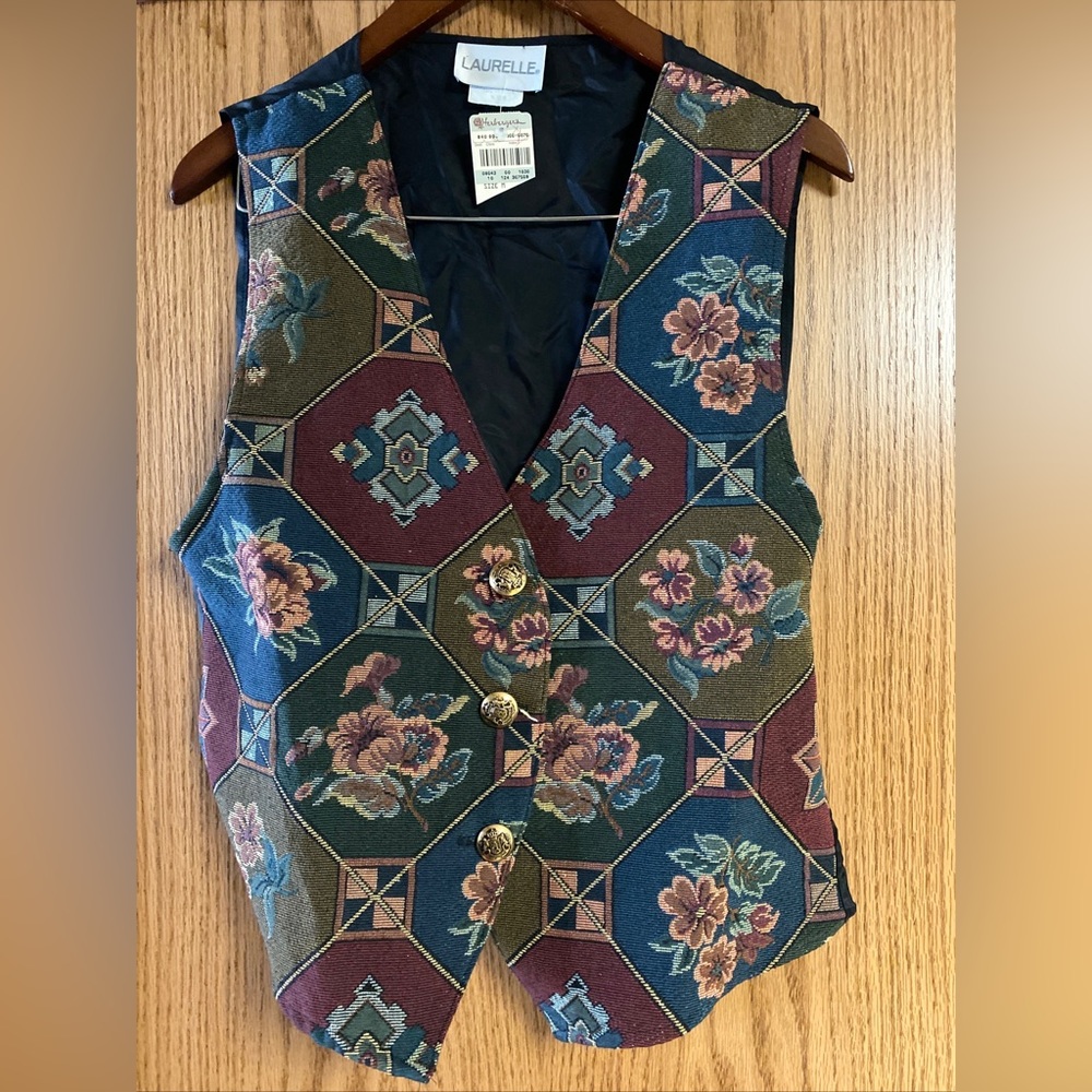 Vintage Embroidered Granny Chic Vest with gold buttons